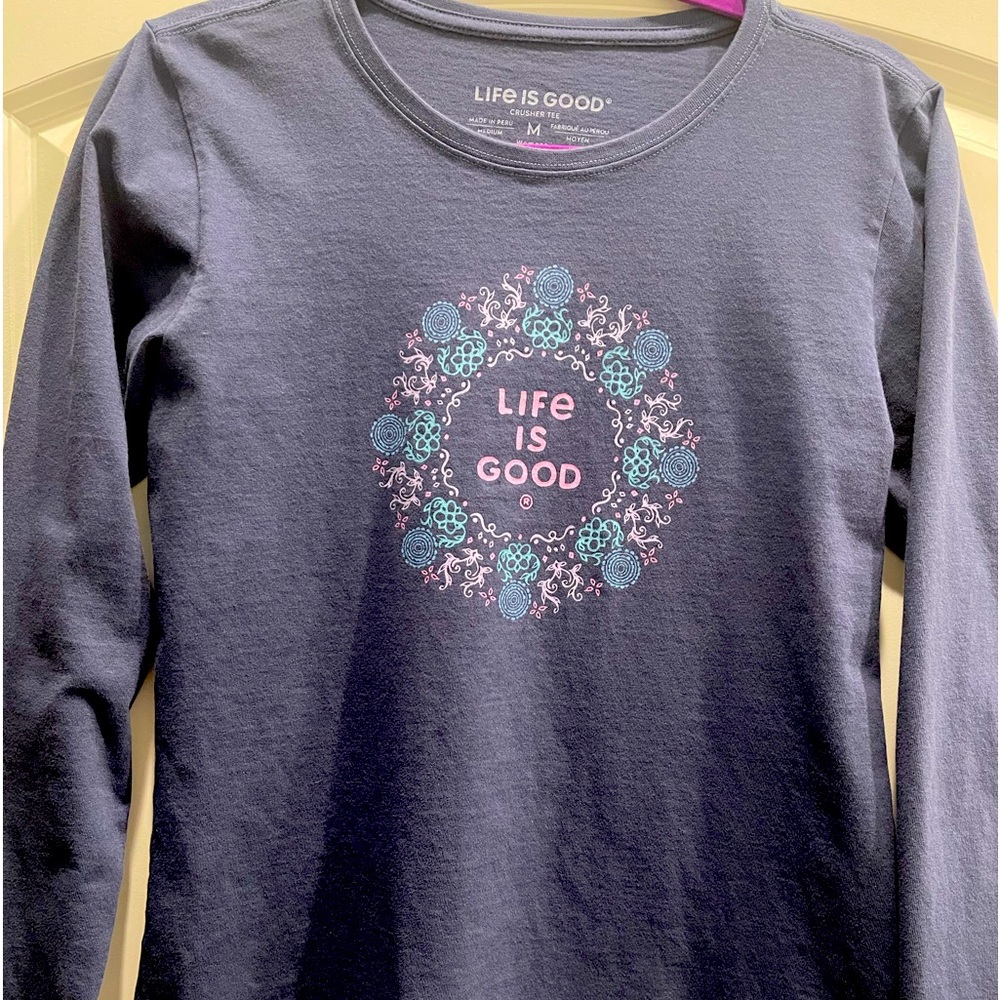 Life Is Good Crusher Tee, Medium, Floral circle